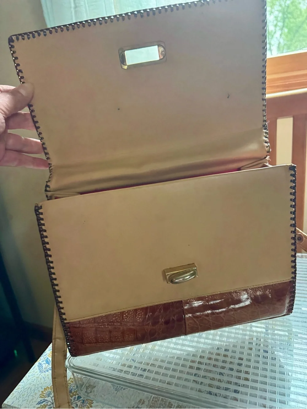 Vintage Brown Crocodile-Embossed Leather Crossbody Bag with Gold Turn-Lock